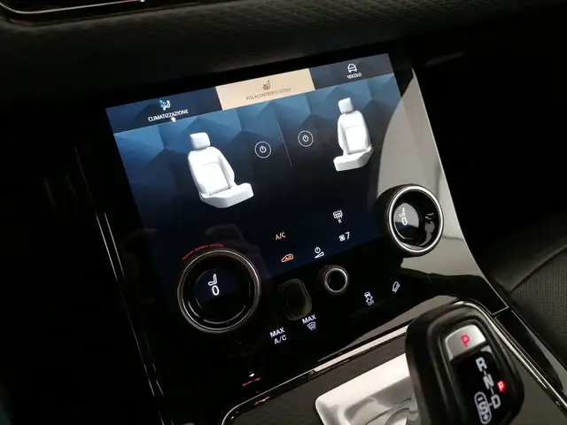 Land Rover Range Rover Evoque view 16