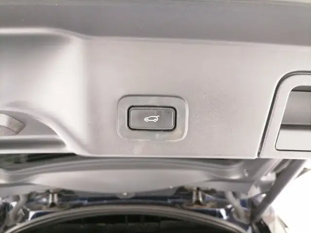 Land Rover Range Rover Evoque view 12