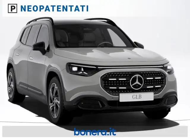 Mercedes-Benz GLB view 2