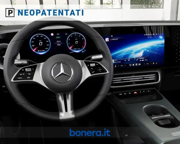 Mercedes-Benz GLB view 5