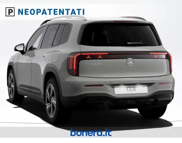 Mercedes-Benz GLB view 4