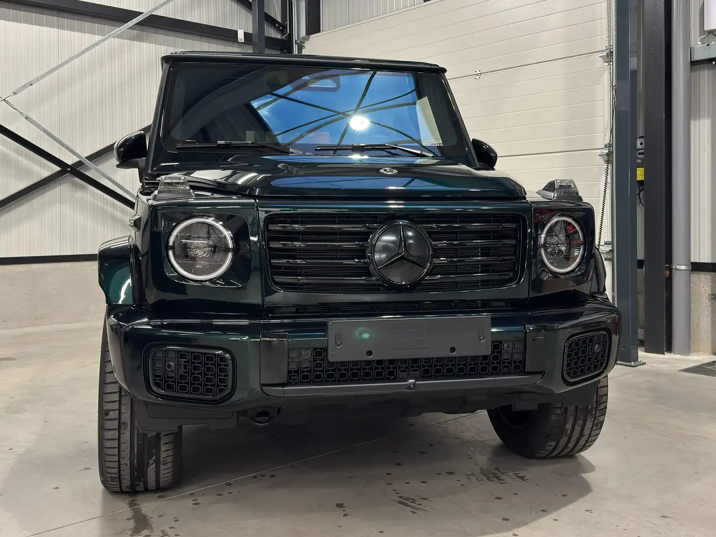 Mercedes-Benz G 580 G 580 EQ Зелений - 2