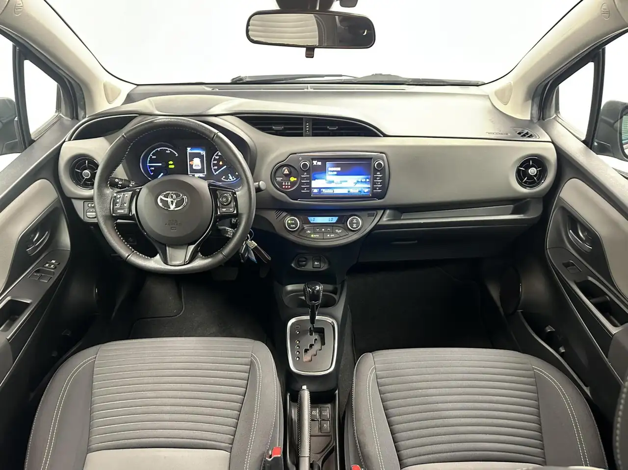 Toyota Yaris 1.5 Hybrid Dynamic ECC CRUISE CAMERA 66000 KM., миниатюра 2