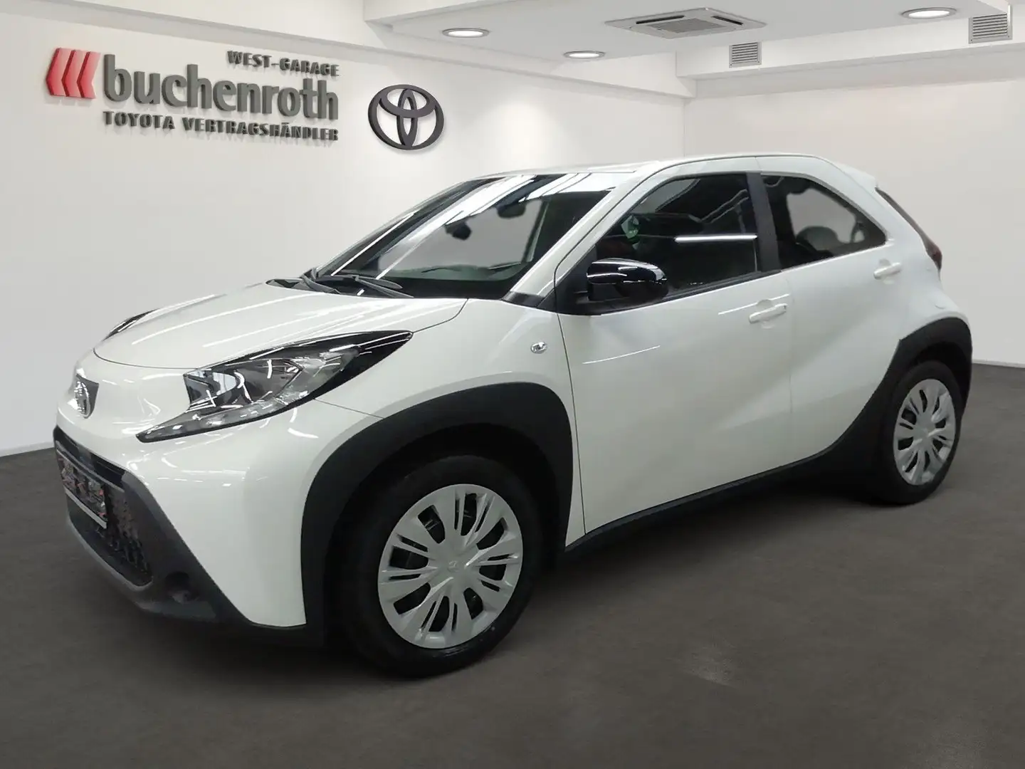 Toyota Aygo X Business Edition Alb - 1