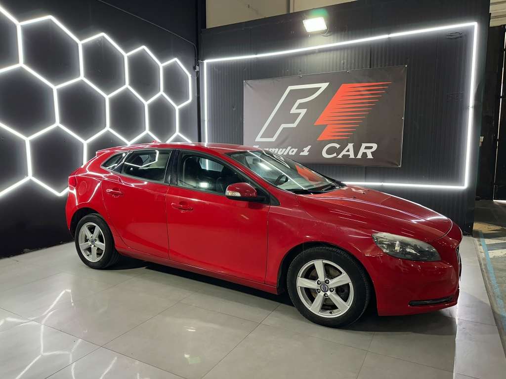 Volvo V40 D2 Kinetic 120 - foto 1