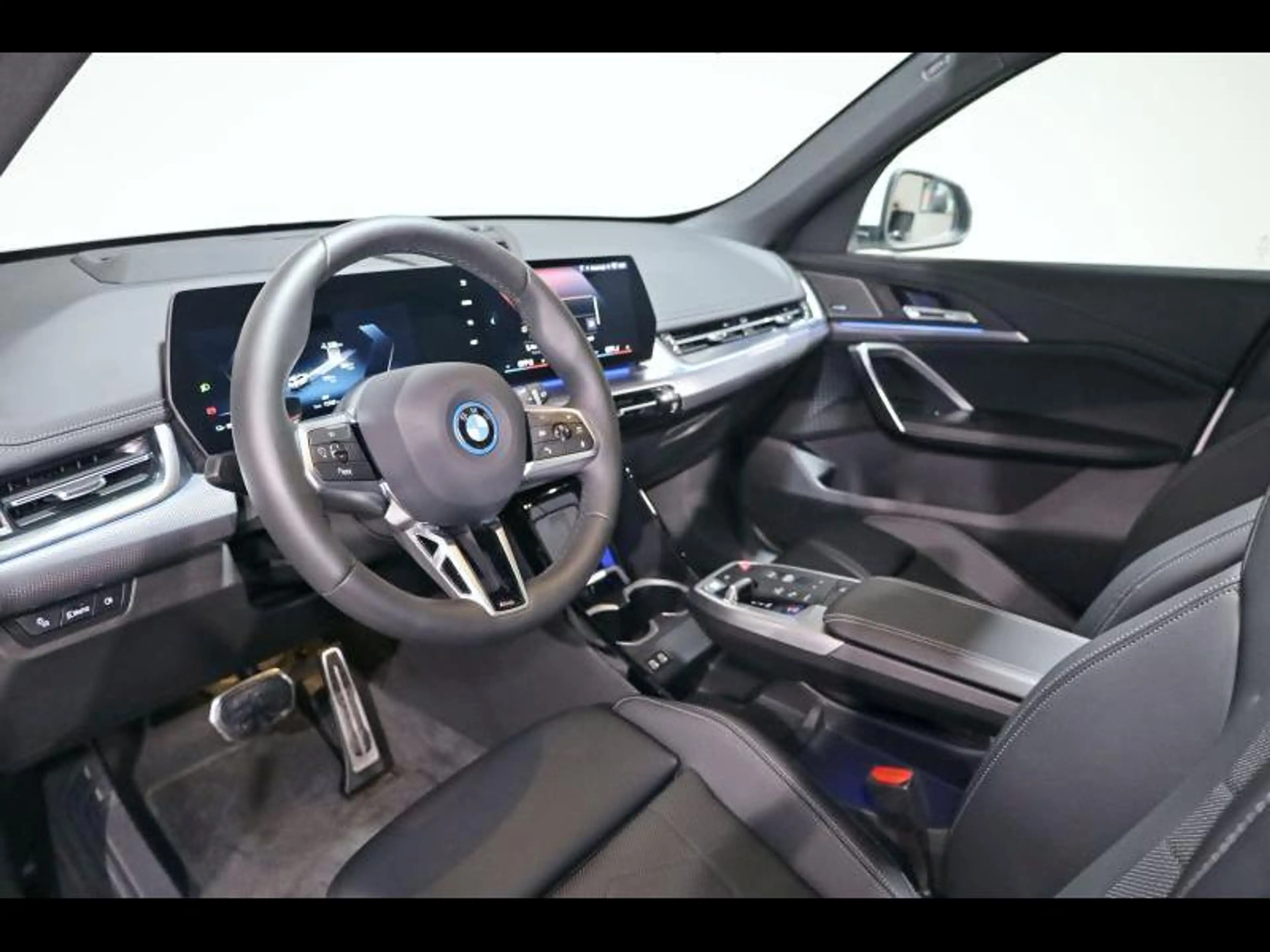 BMW iX1 xDrive30 Kit M Sport — photo 6