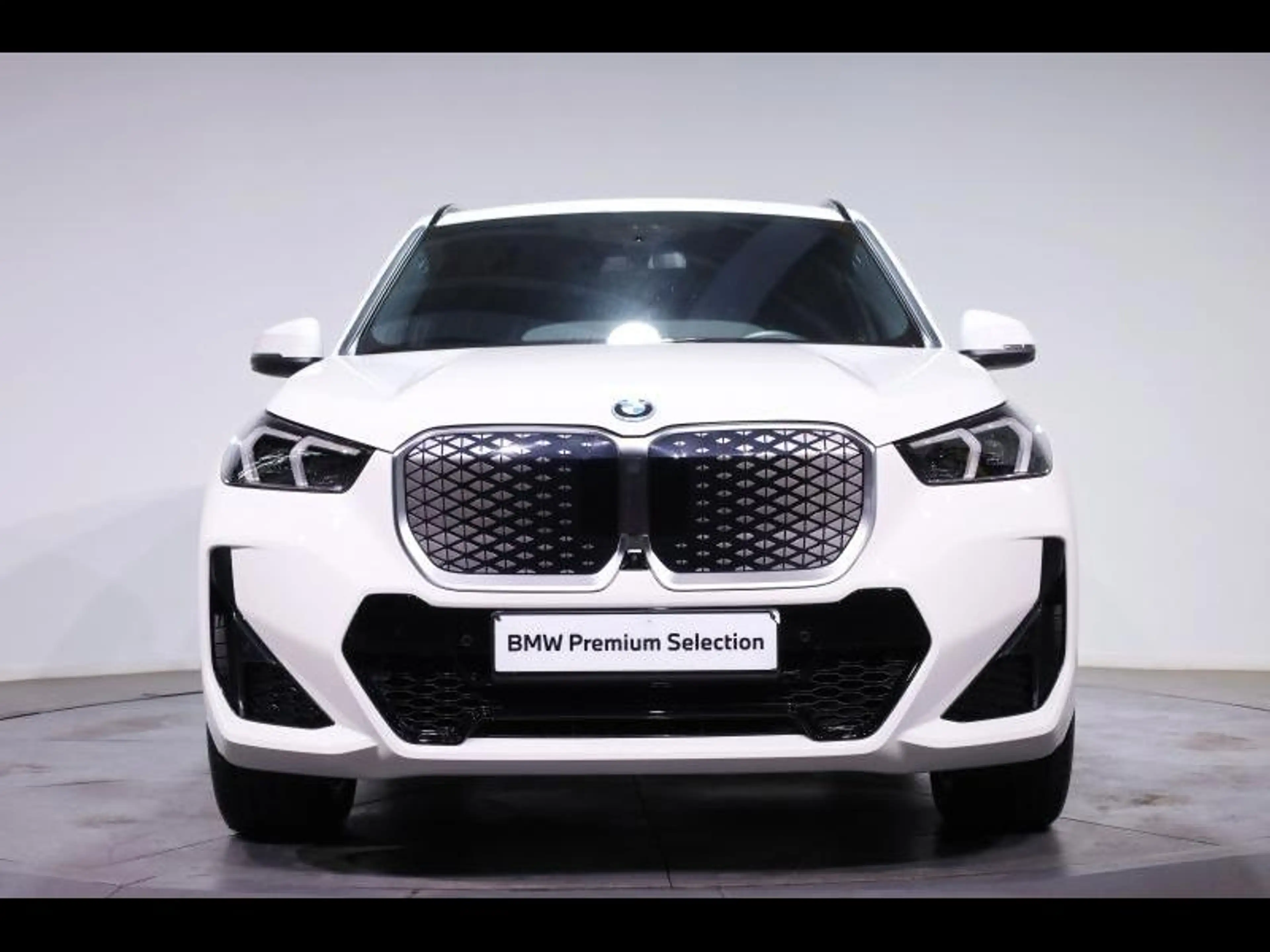 BMW iX1 xDrive30 Kit M Sport — photo 2