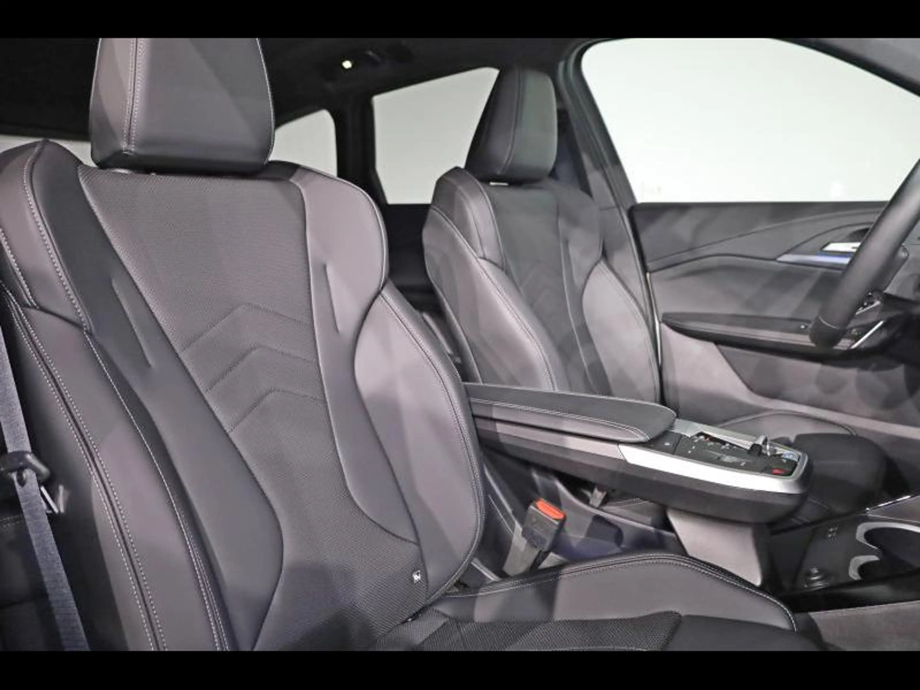 BMW iX1 xDrive30 Kit M Sport — photo 11