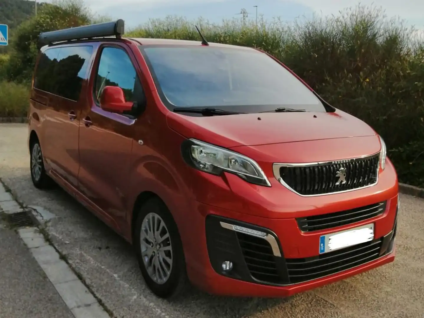 Peugeot Traveller Traveller 1.6BlueHDI Active Standard 115 Active Rojo - 1