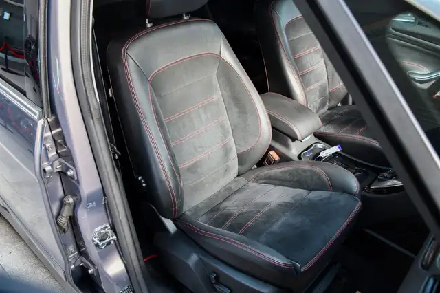 Ford S-Max view 13