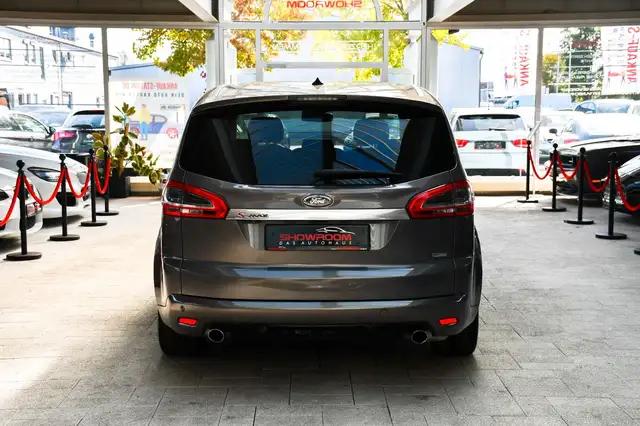 Ford S-Max view 6