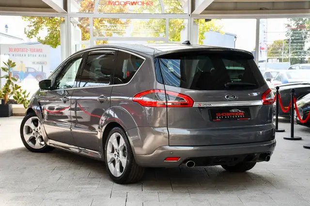 Ford S-Max view 4