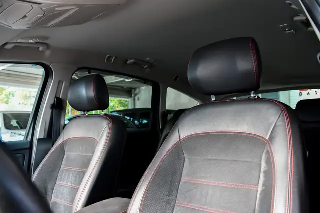 Ford S-Max view 12