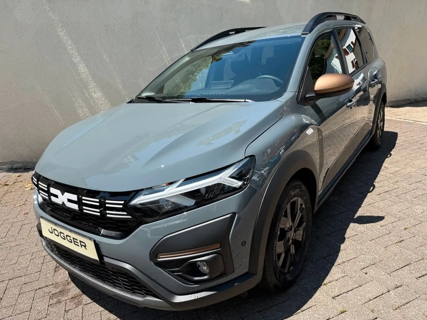 Dacia Jogger Eco-G 100 Extreme+ 7-Sitzer *SOFORT* Grijs - 1