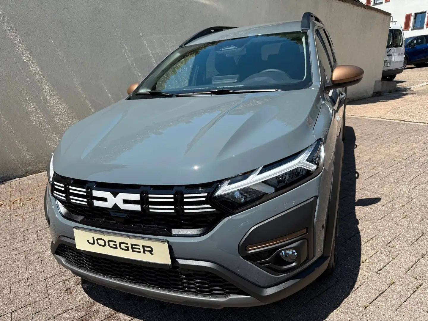 Dacia Jogger Eco-G 100 Extreme+ 7-Sitzer *SOFORT* Grijs - 2