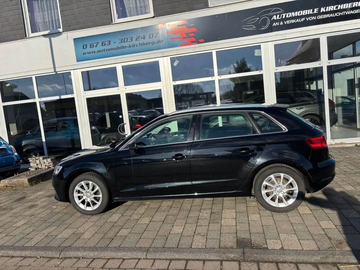 Audi A3 Sportback attraction+Xenon+Tempom+Navi+PDC+ Noir - 2