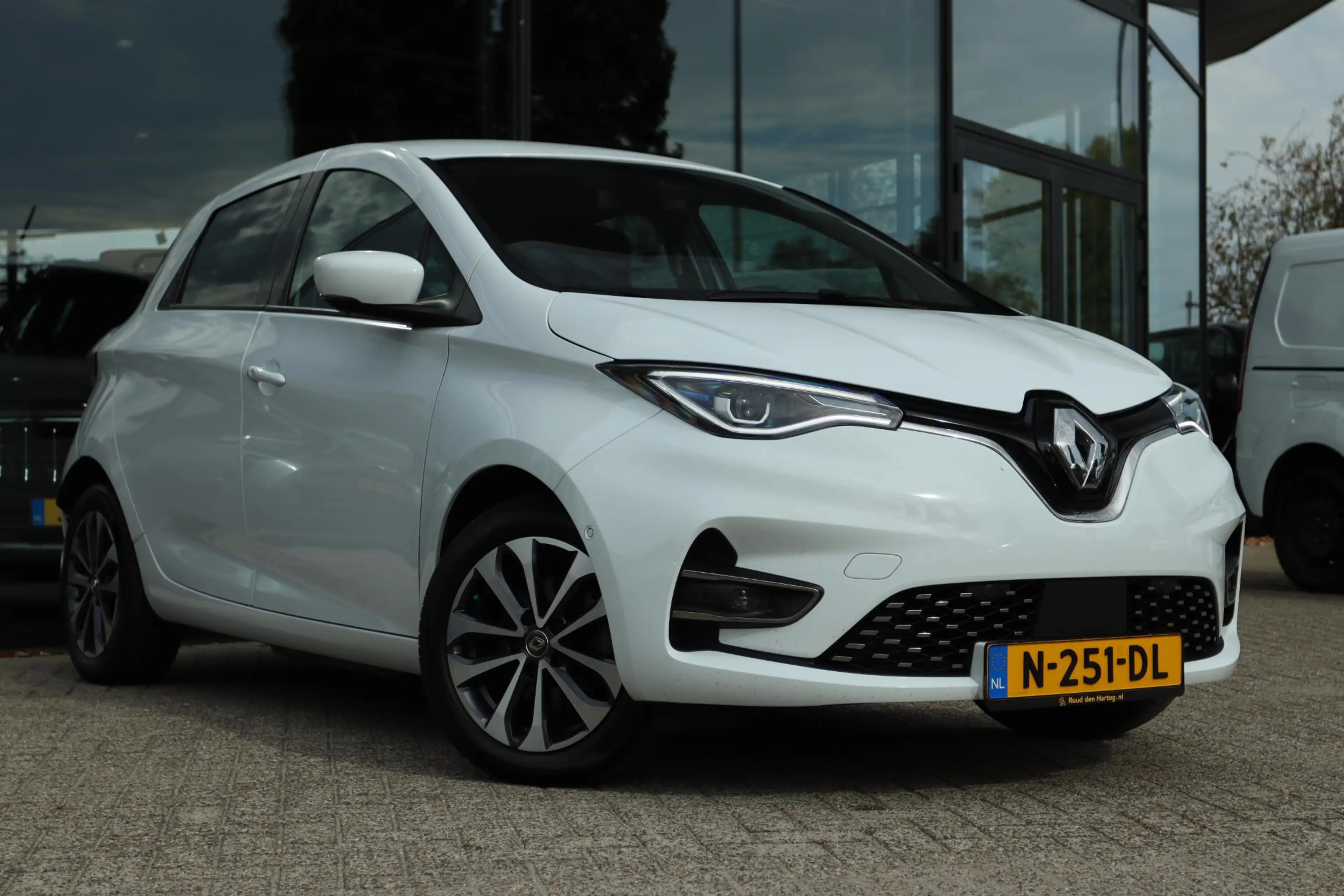 Renault ZOE R135 INTENS 52 KWH SOH 92.6% | KOOPACCU | CARPLAY — photo 6