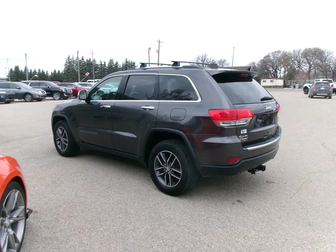 Jeep Grand Cherokee снимка Jeep Grand Cherokee