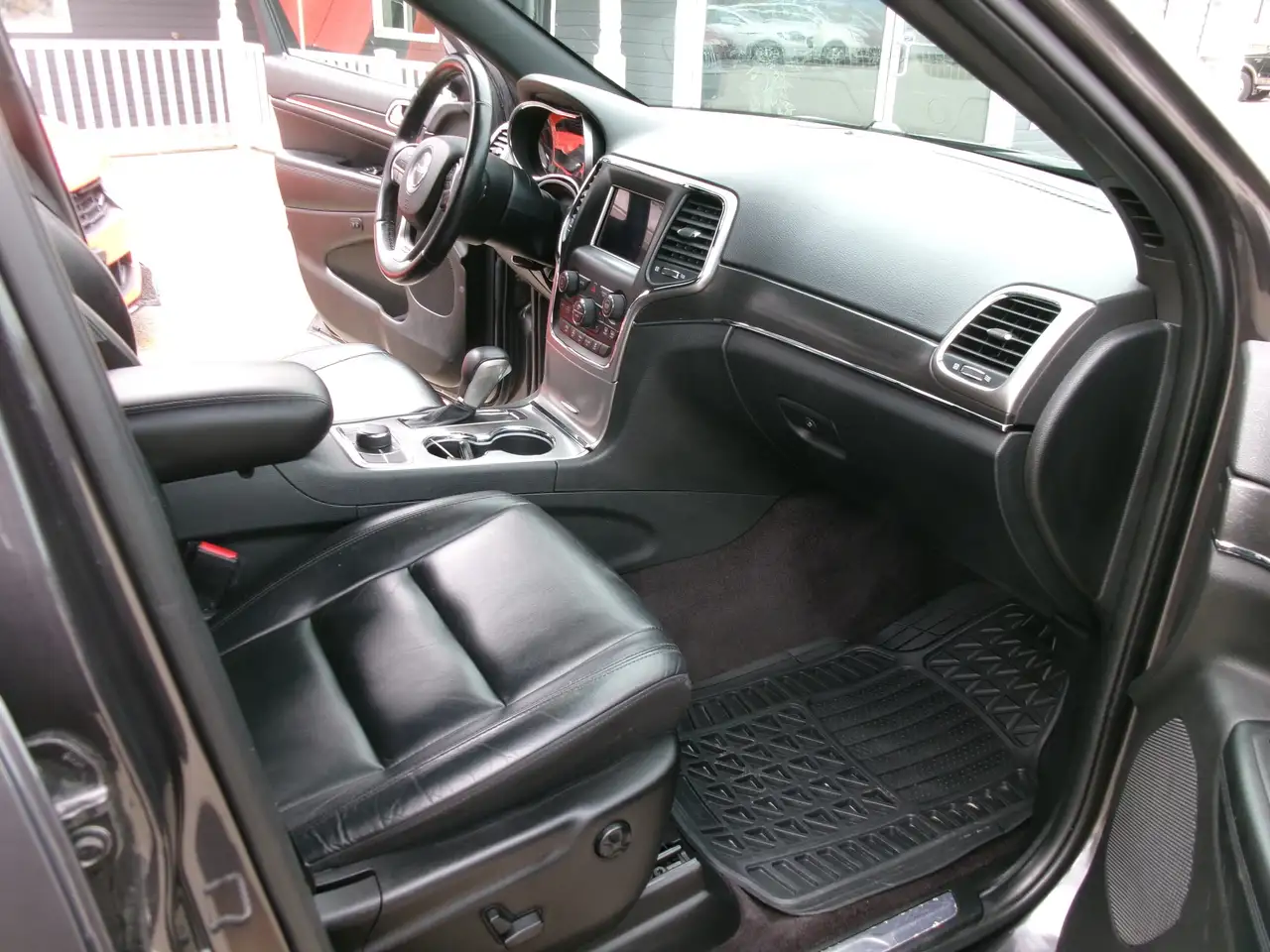Jeep Grand Cherokee снимка Jeep Grand Cherokee