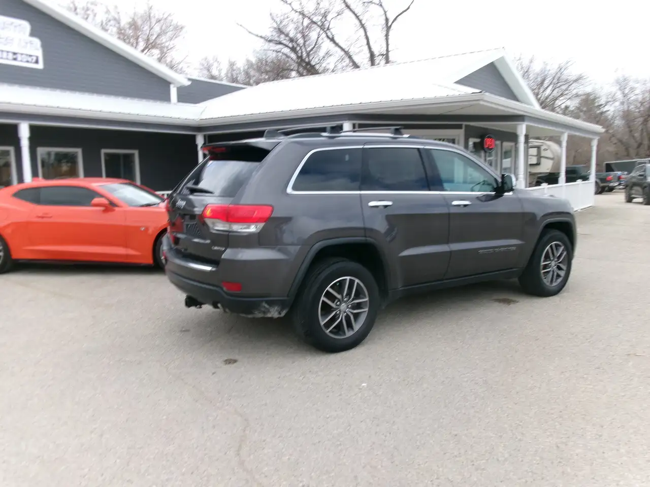 Jeep Grand Cherokee снимка Jeep Grand Cherokee