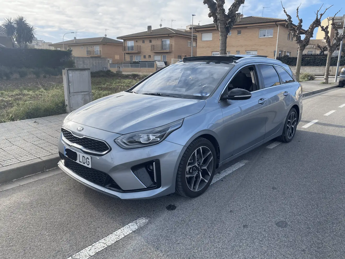 Kia Ceed / cee'd Ceed Tourer 1.4 T-GDi Eco-Dynamics GT Line GT Line Plateado - 1