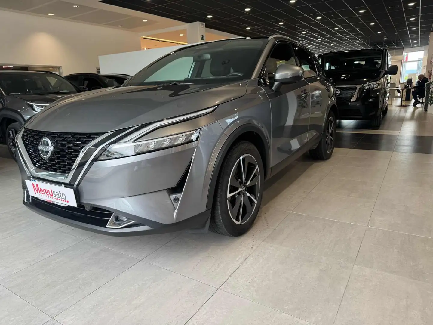 Nissan Qashqai MHEV 140 CV Tekna Gris - 1