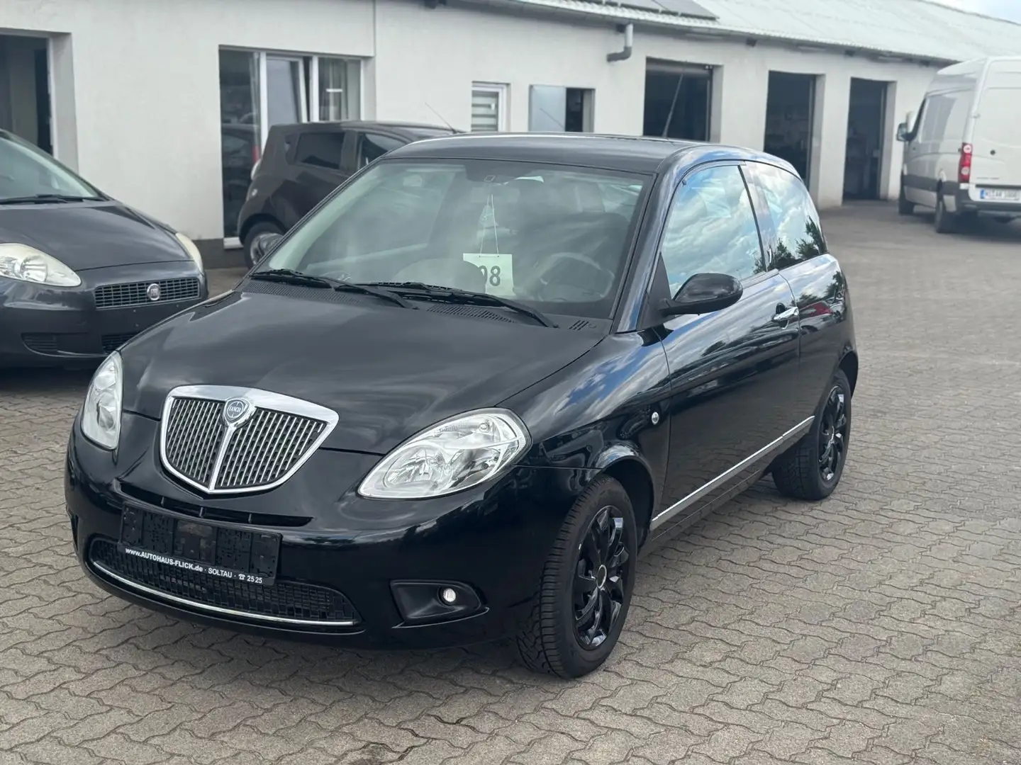 Lancia Ypsilon 1.4 Schwarz - 1