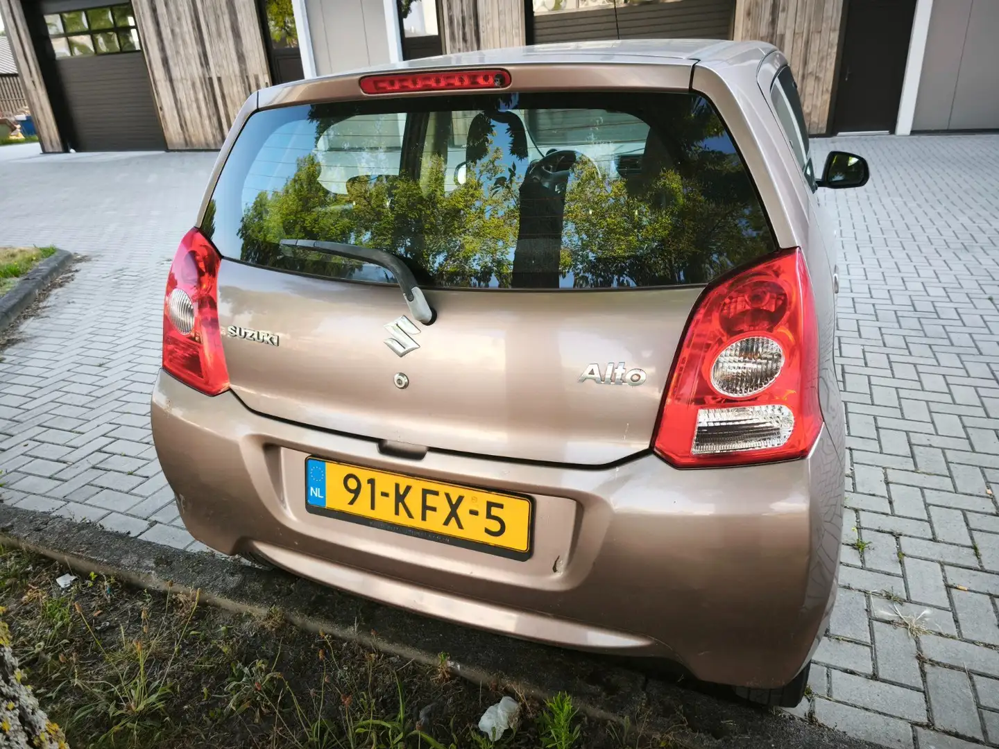 Suzuki Alto Alto 1.0 Exclusive Bruin - 2