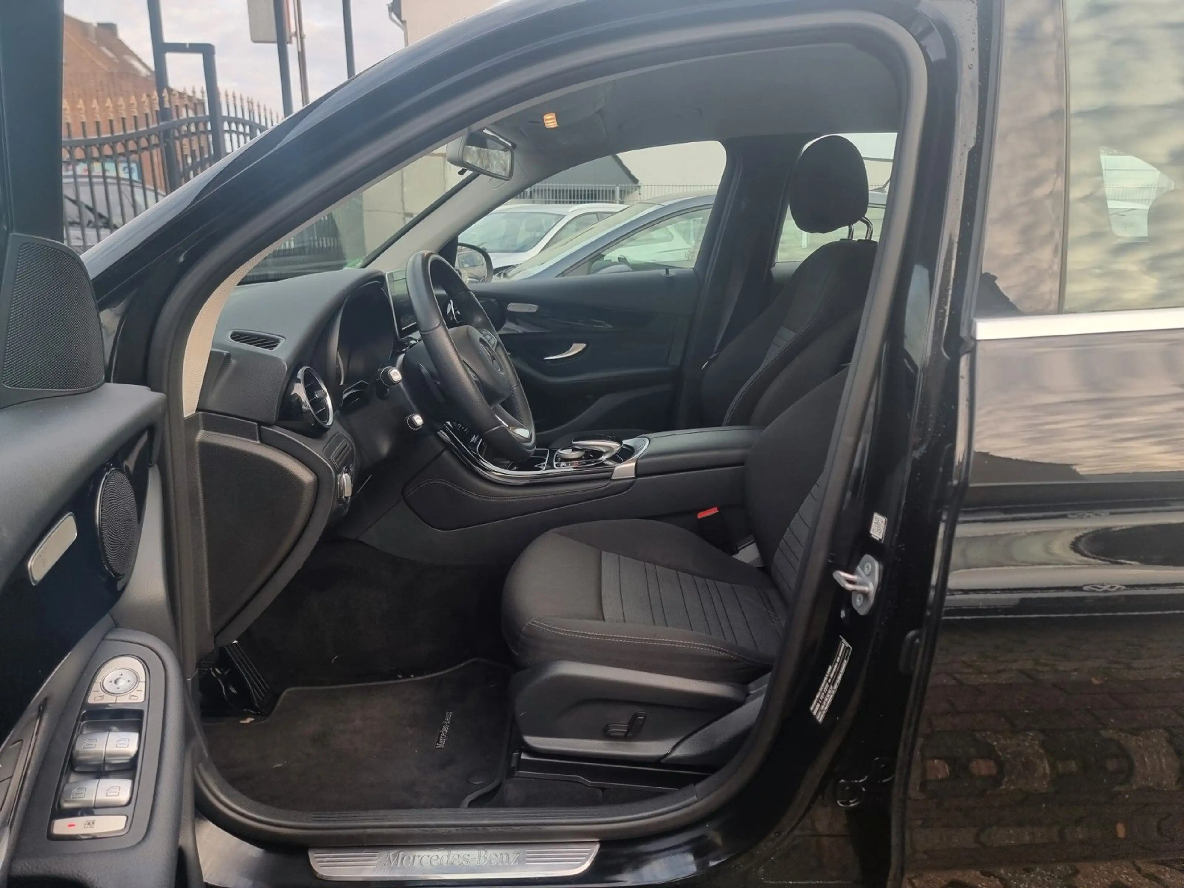 Mercedes-Benz GLC 350 d 4Matic — photo 12