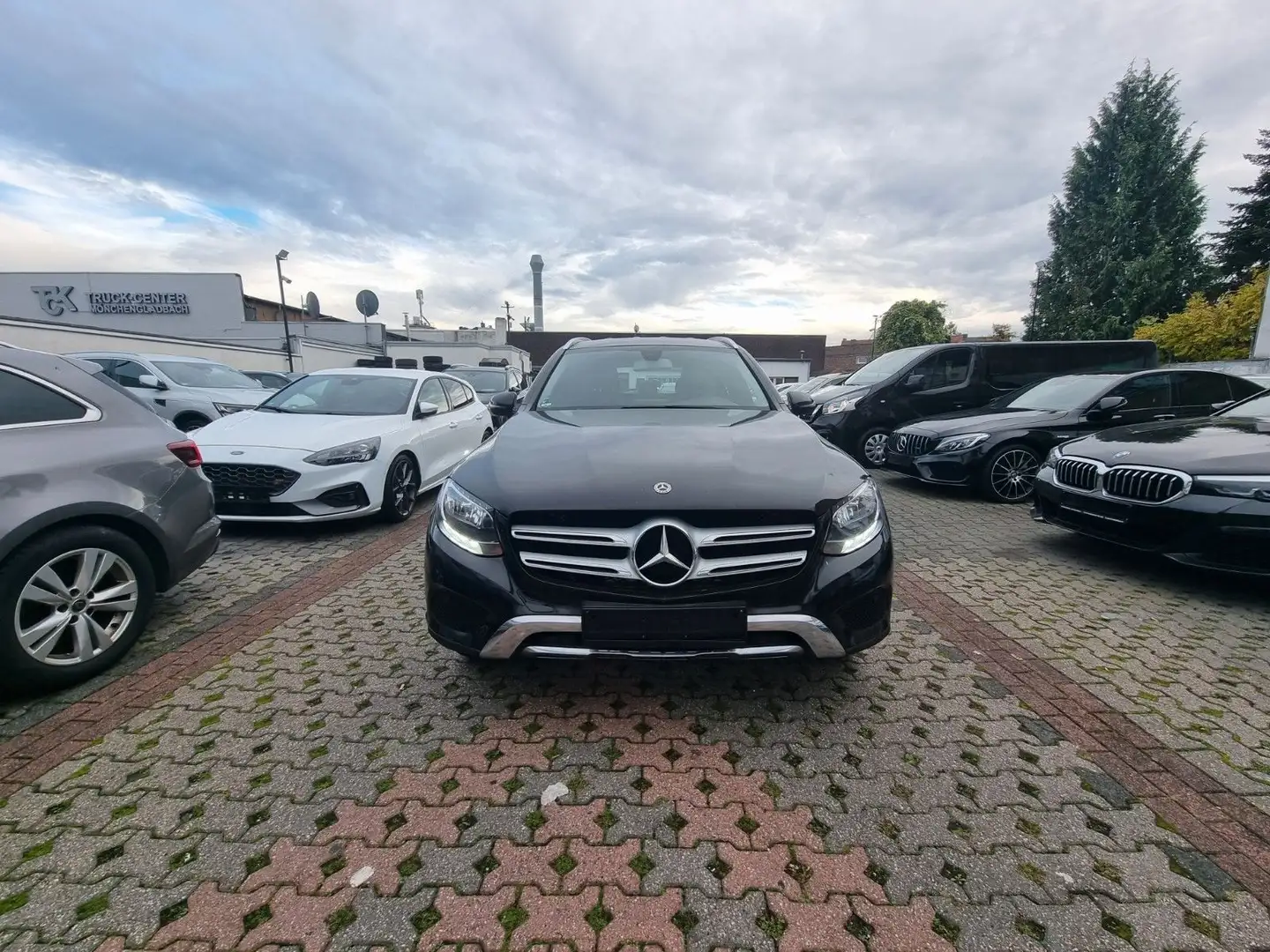 Mercedes-Benz GLC 350 d 4Matic Schwarz - 1