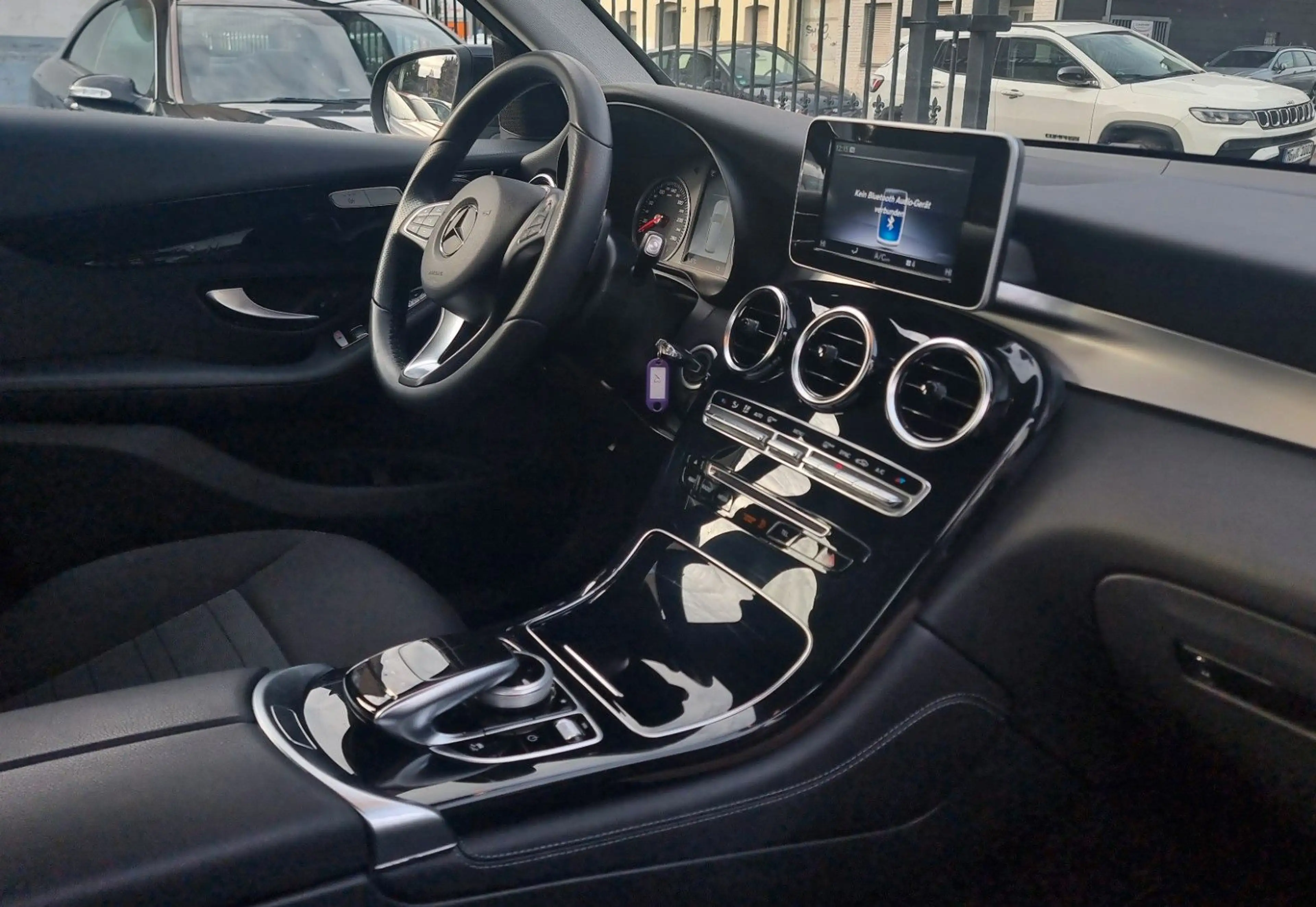 Mercedes-Benz GLC 350 d 4Matic — photo 19