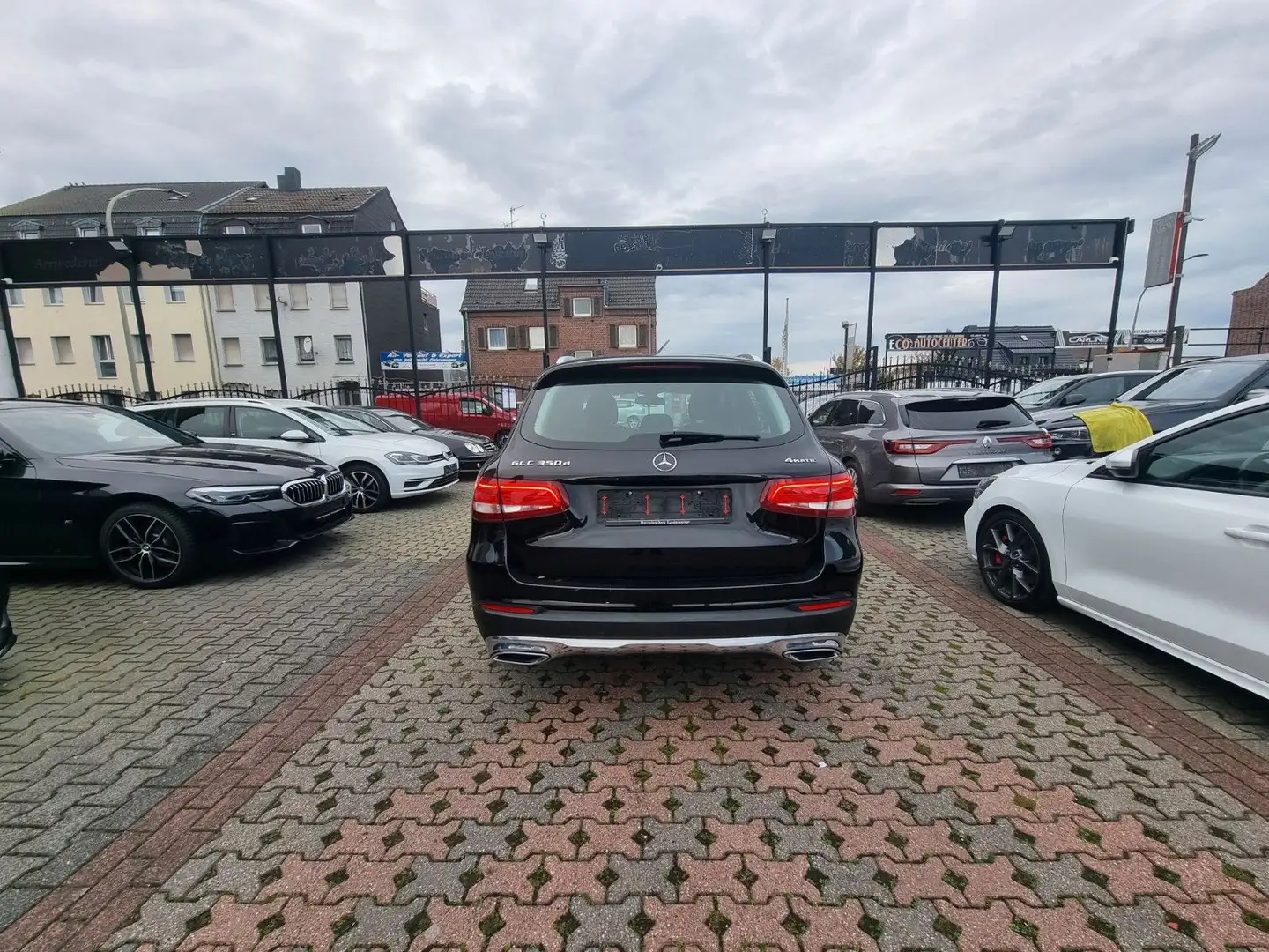 Mercedes-Benz GLC 350 d 4Matic Schwarz - 2