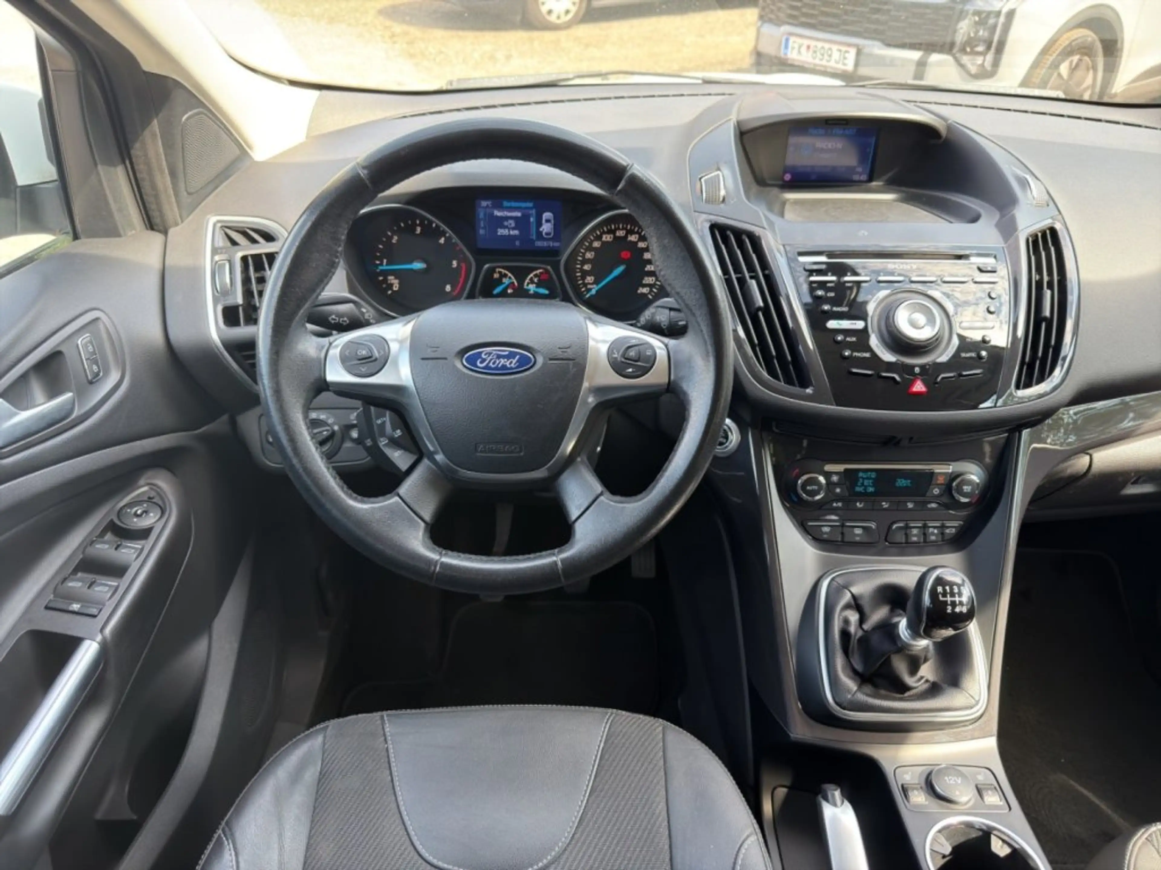 Ford Kuga 2,0 TDCi Titanium — photo 5