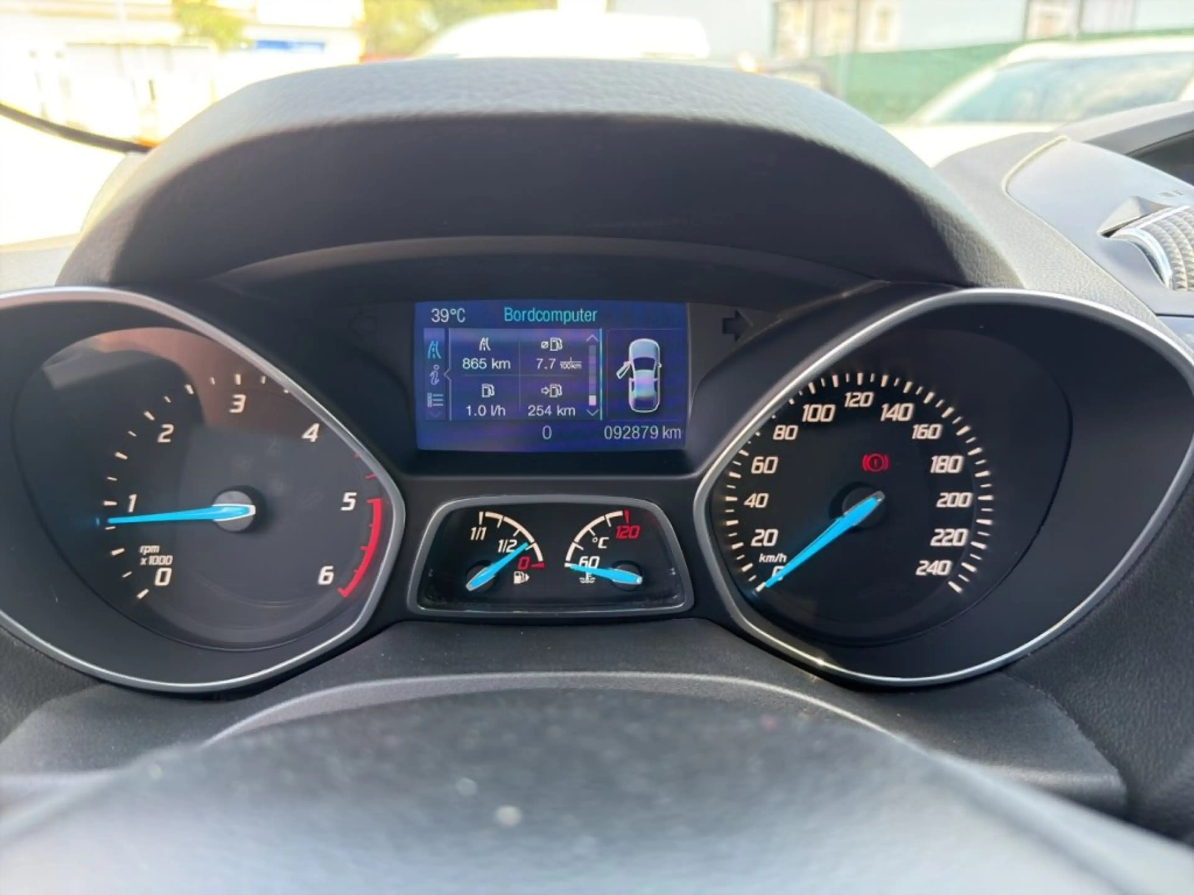 Ford Kuga 2,0 TDCi Titanium — photo 11