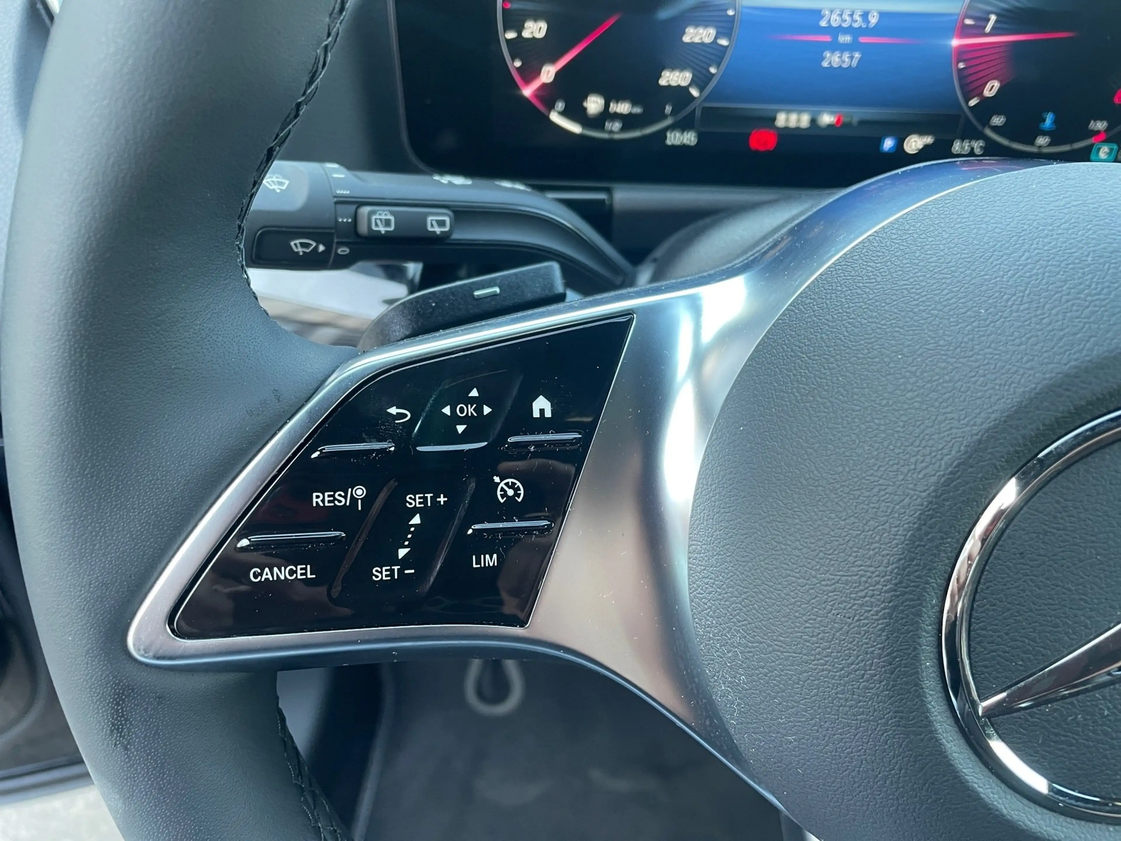 Mercedes-Benz GLA 180 d AUT Kam. KlimaA LED LM Navi PDC SHZ — photo 14
