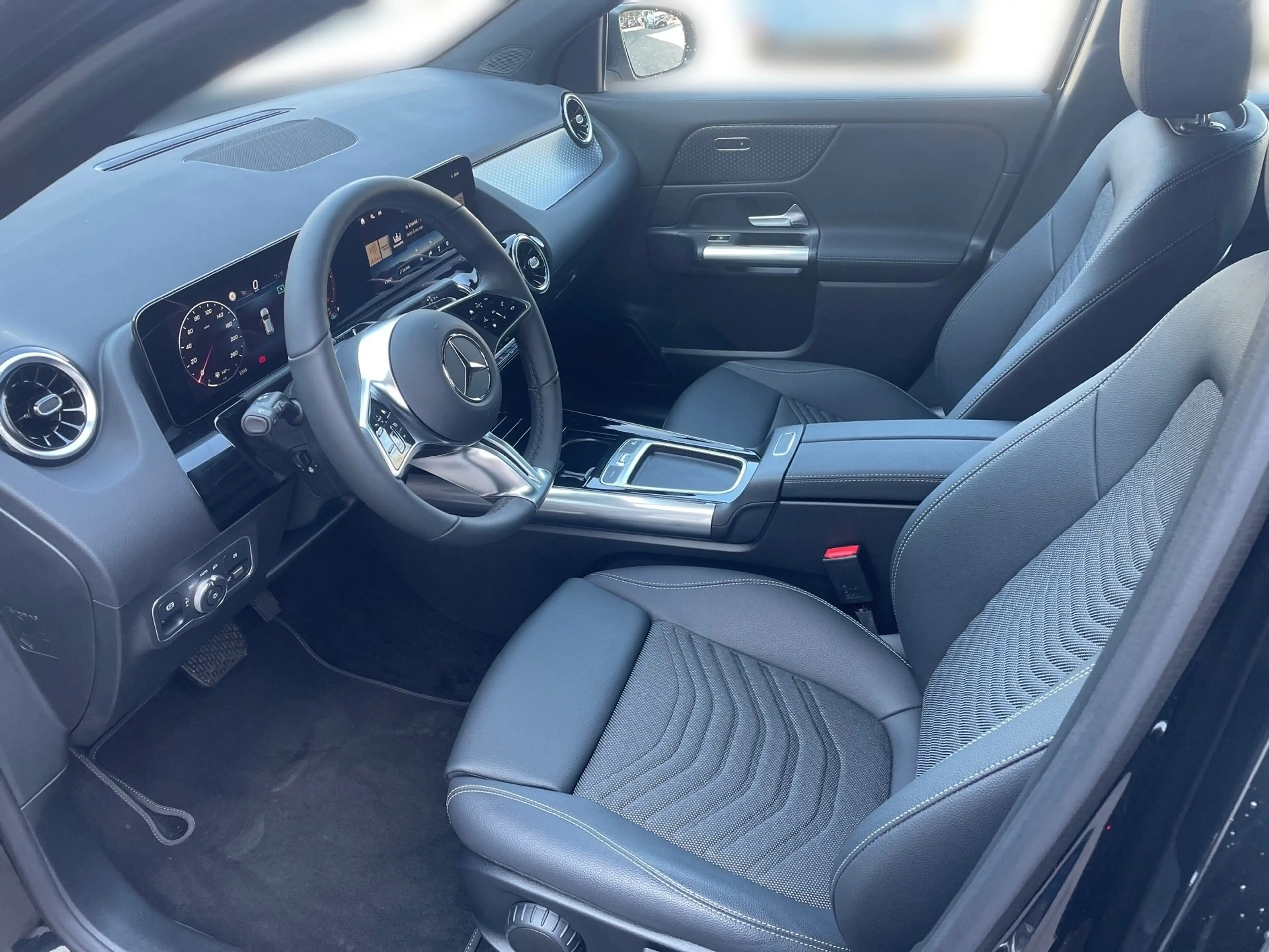 Mercedes-Benz GLA 180 d AUT Kam. KlimaA LED LM Navi PDC SHZ — photo 8