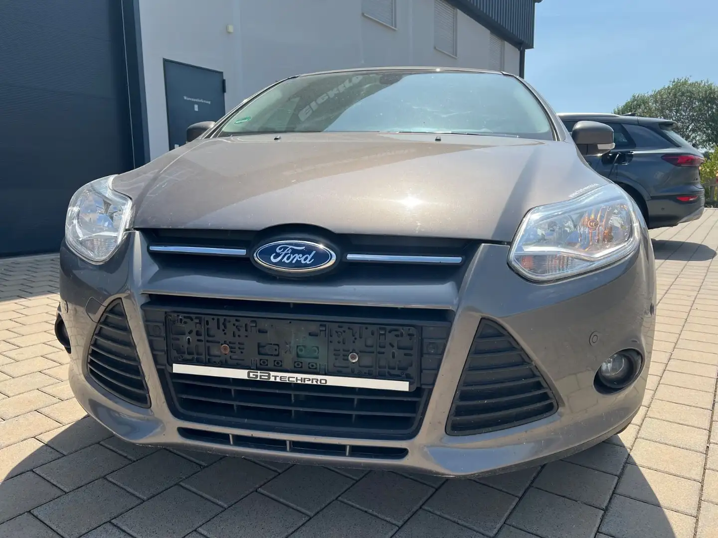 Ford Focus Lim. Sync Edition Braun - 1