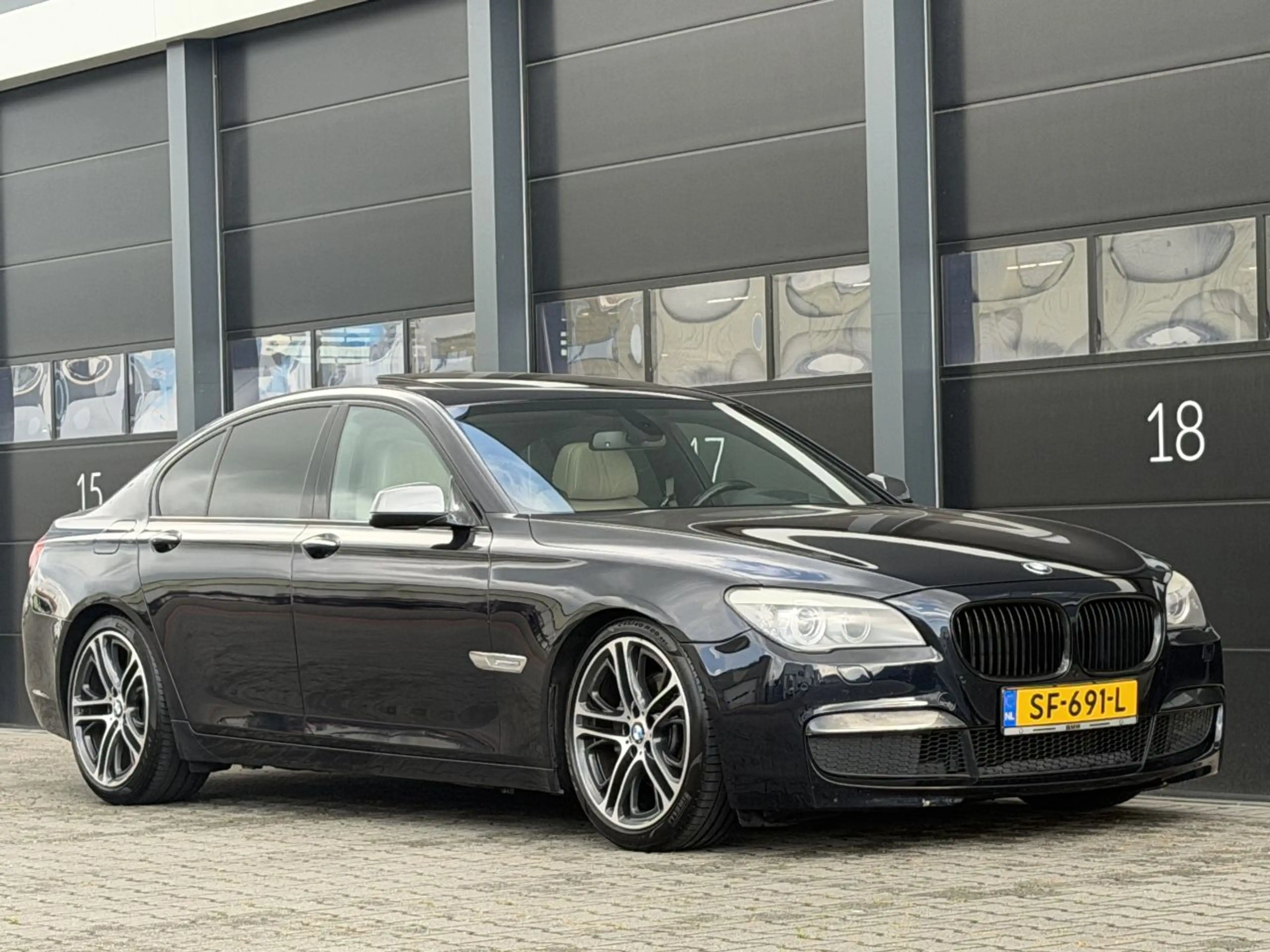 BMW 730 7-serie 730d M-Pakket Head-Up Dak Leer — photo 2