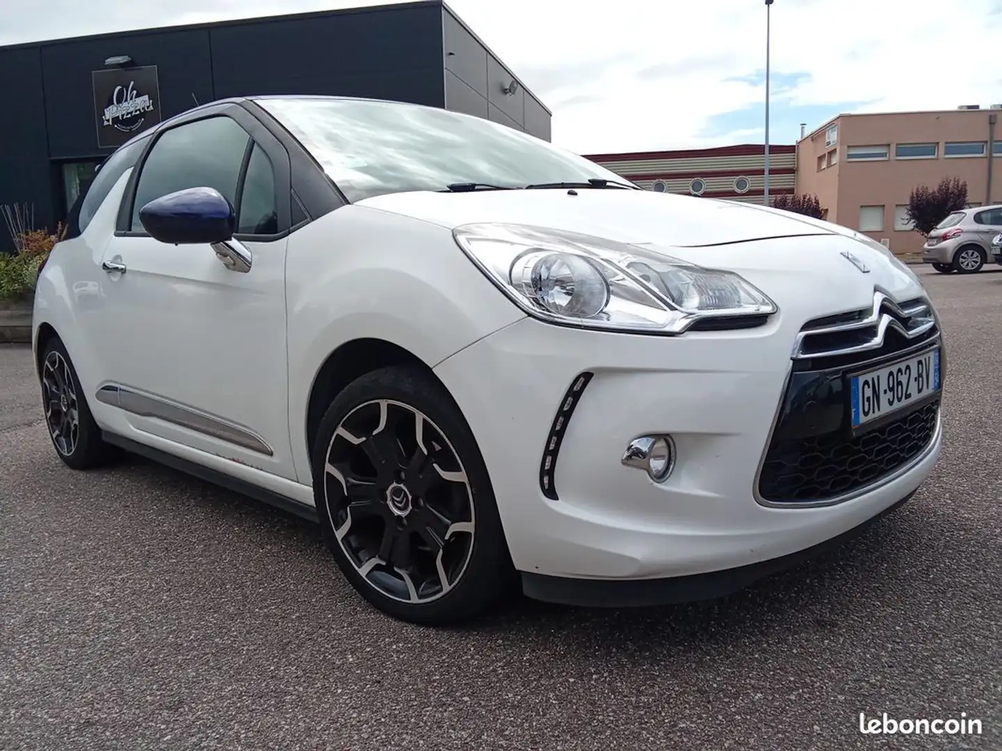 Citroen DS3 Belle so chic 1.6 155ch 2017 tbe ct ok 119000 kms  Blanc - 2