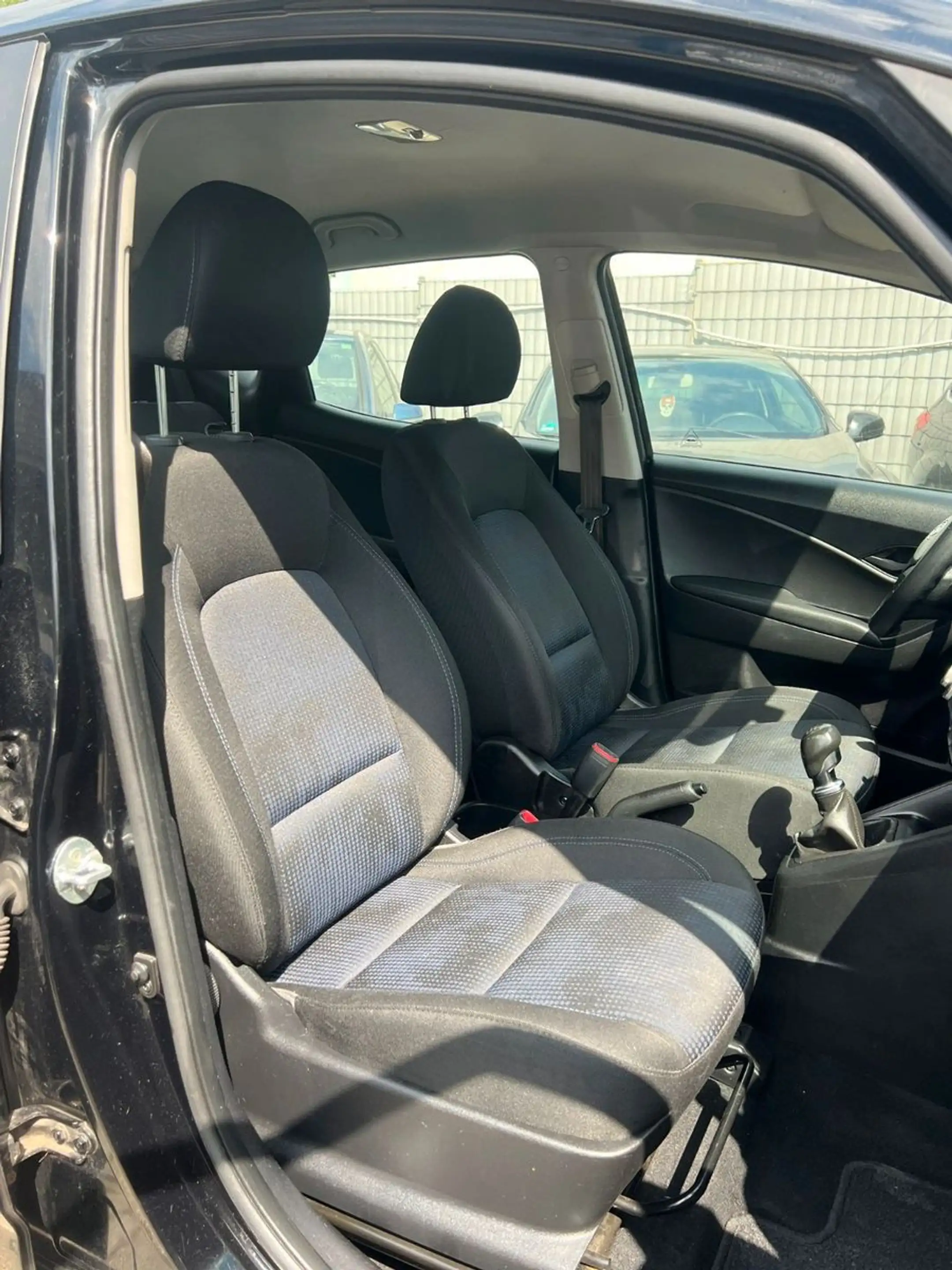Hyundai iX20 blue Classic*TOP3/27 TÜV*GEWAHR* — photo 8