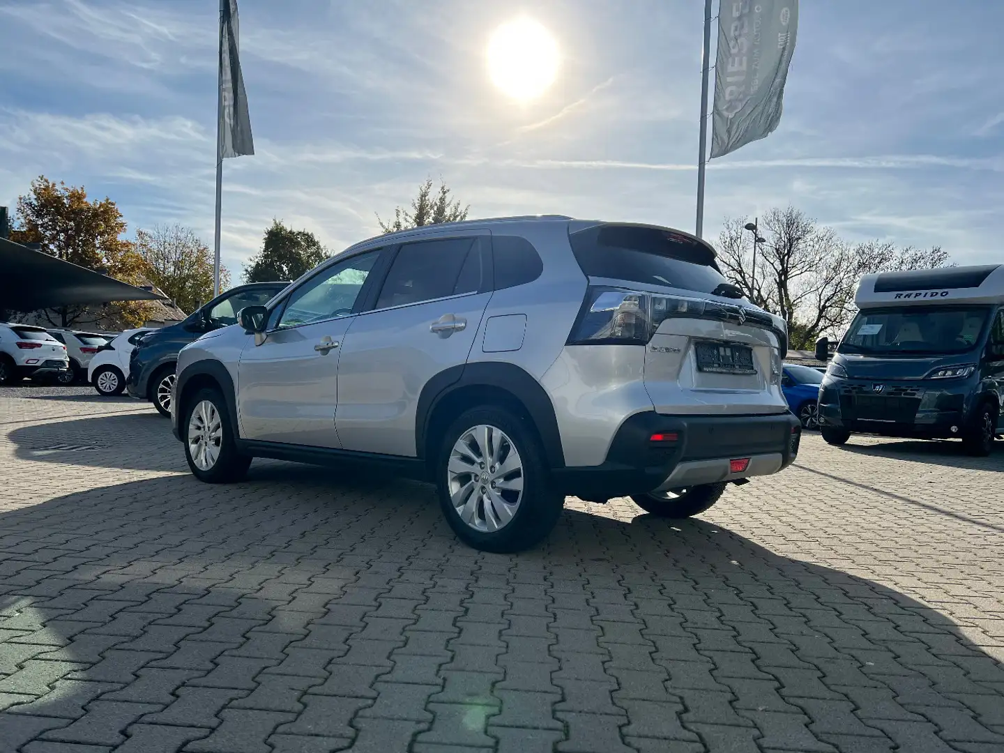 Suzuki S-Cross 1.4 Boosterjet 4WD GL+ *LED Navi Kamera* Argent - 2