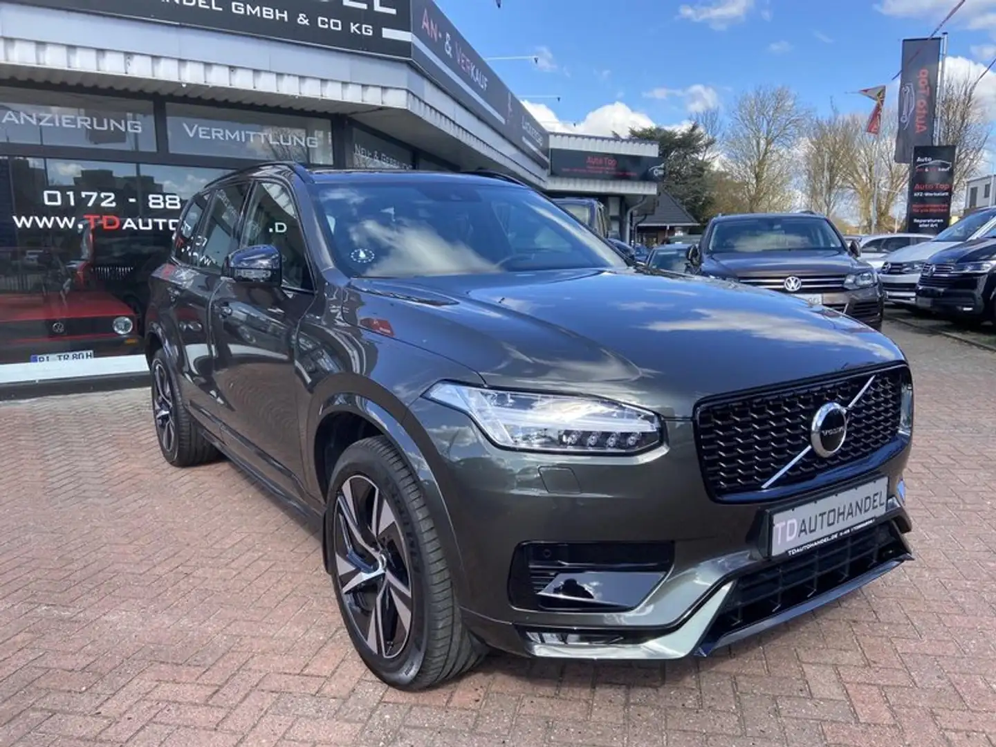 Volvo XC90 R Design B5 AWD 7 Sitze/ Pano/kamera/High Performa Grau - 2