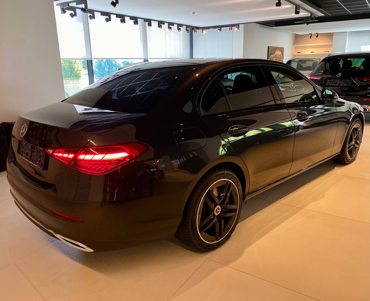 Mercedes-Benz C 300 e 9G Plug-in AVANTGARDE & NIGHT Luchtvering/Dodehoek/MBUX-Premium/Ambiente/Trekhaak — photo 12