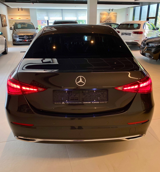 Mercedes-Benz C 300 e 9G Plug-in AVANTGARDE & NIGHT Luchtvering/Dodehoek/MBUX-Premium/Ambiente/Trekhaak — photo 11