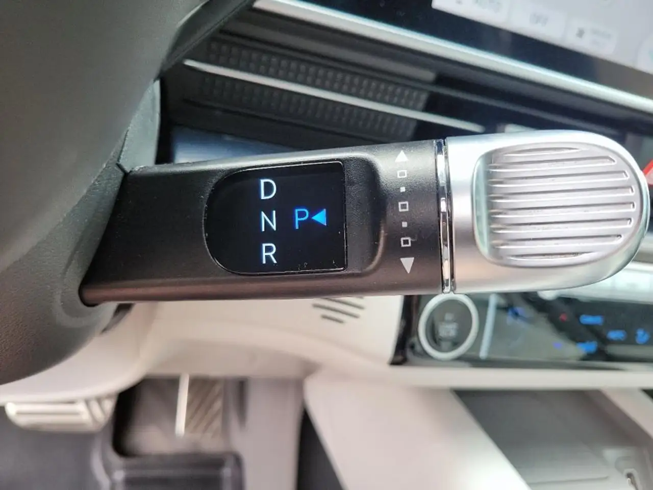 Hyundai IONIQ 6 photo Hyundai IONIQ 6