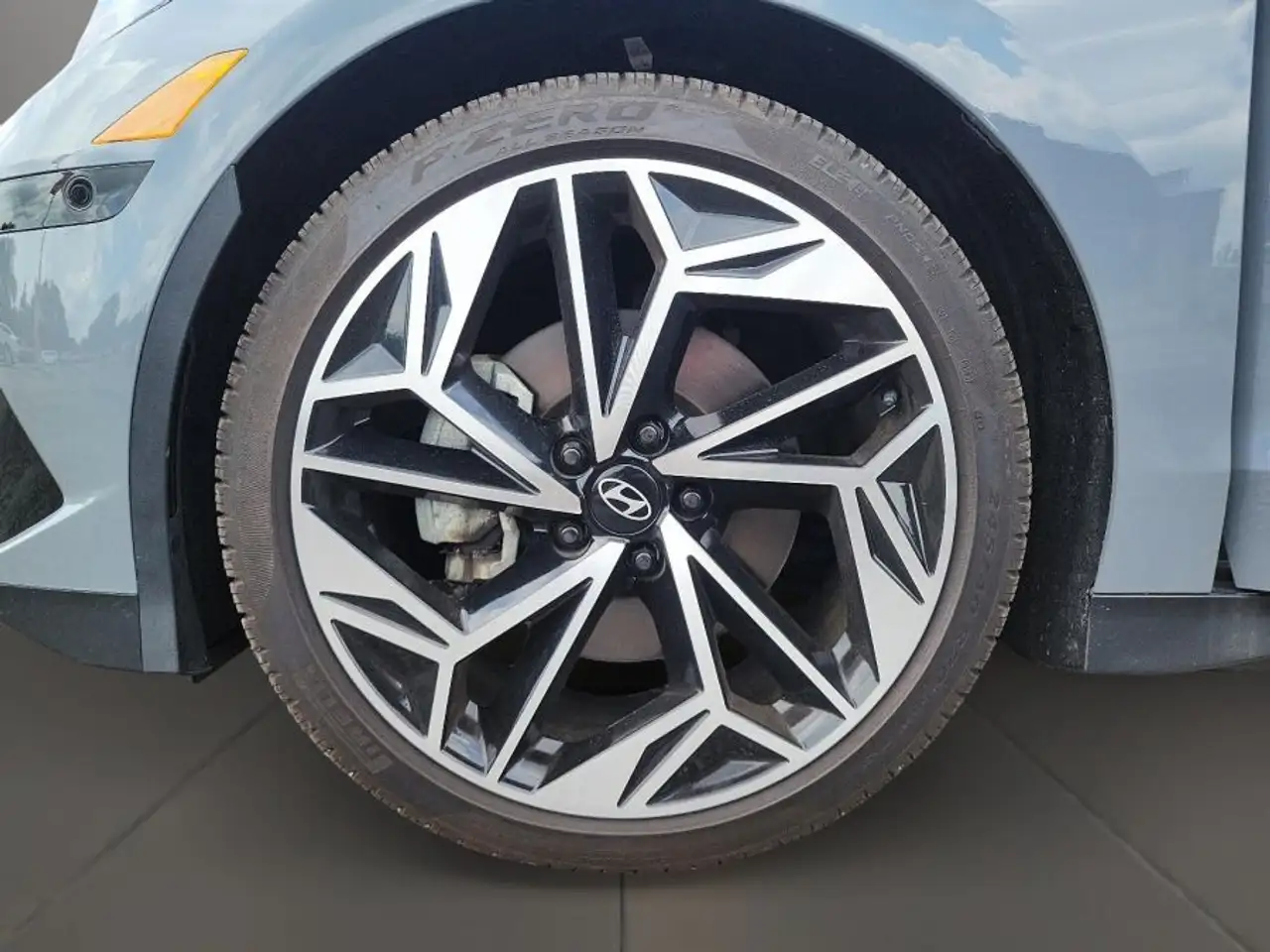Hyundai IONIQ 6 photo Hyundai IONIQ 6