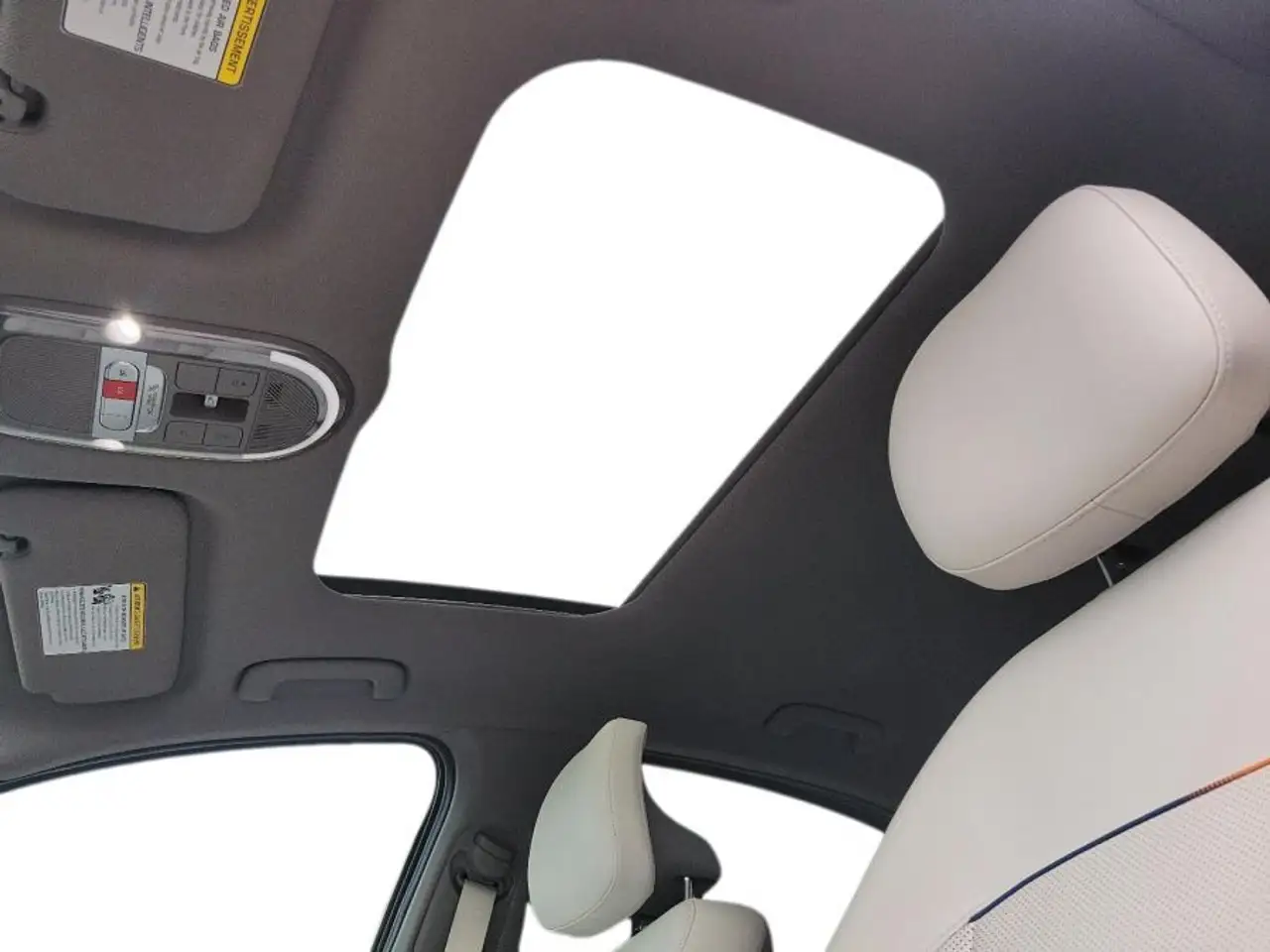 Hyundai IONIQ 6 photo Hyundai IONIQ 6