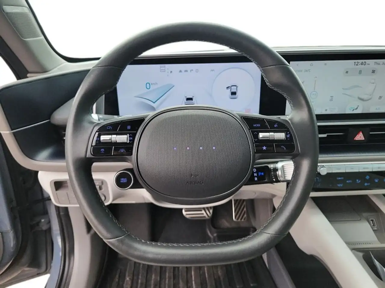 Hyundai IONIQ 6 photo Hyundai IONIQ 6