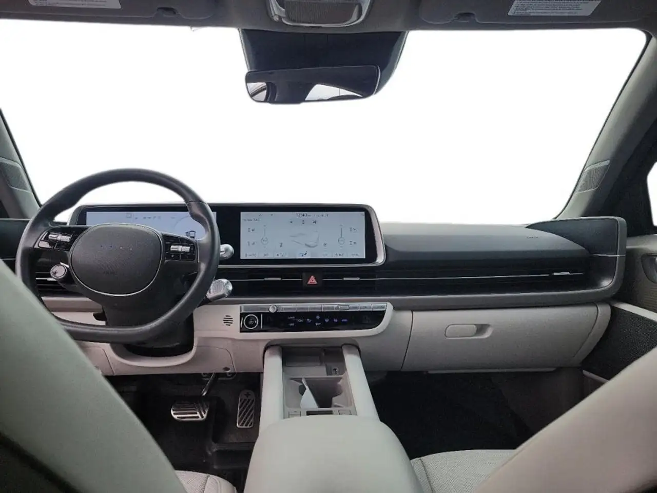 Hyundai IONIQ 6 photo Hyundai IONIQ 6