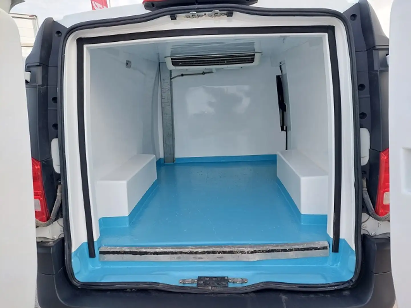 Mercedes-Benz Vito Furgón 110CDI tD Base Larga Blanc - 2